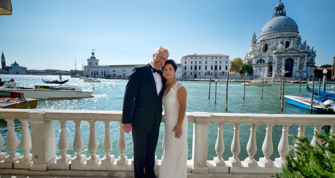 Cerimonia simbolica da terrazza privata con vista nel cuore di Venezia