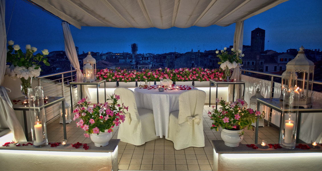 Terrazza privata con vista sul Canal Grande, Venezia per una proposta di matrimonio speciale.