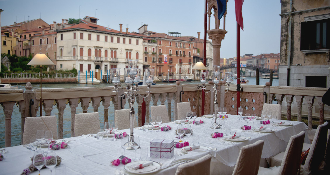 Ricevimento di nozze a Venezia in terrazza con splendida vista sul Canal Grande 