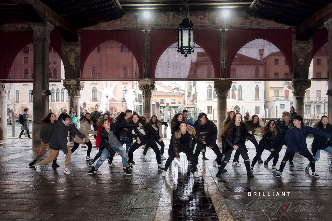 Proposta di matrimonio con un flash mob