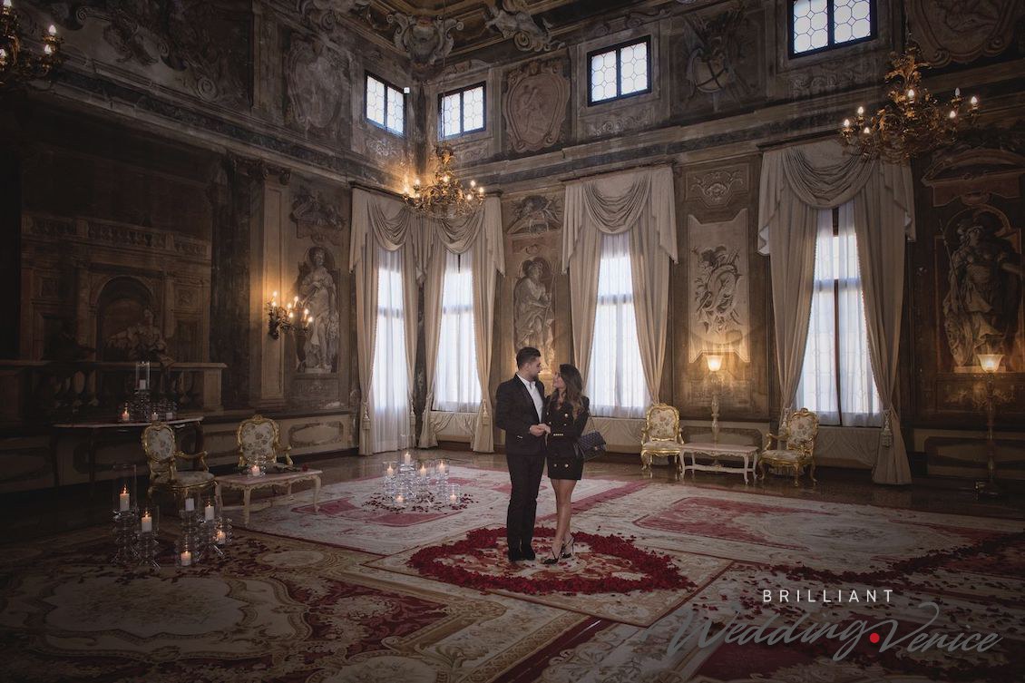 Proposta di matrimonio in un palazzo a Venezia