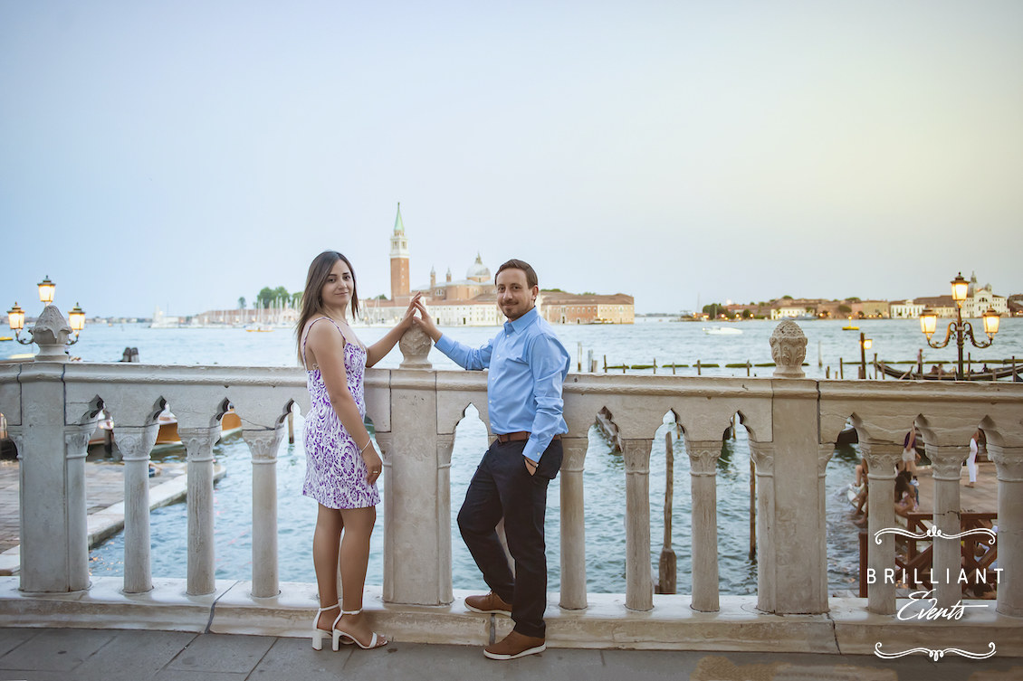 Proposta di matrimonio su terrazza panoramica a Venezia