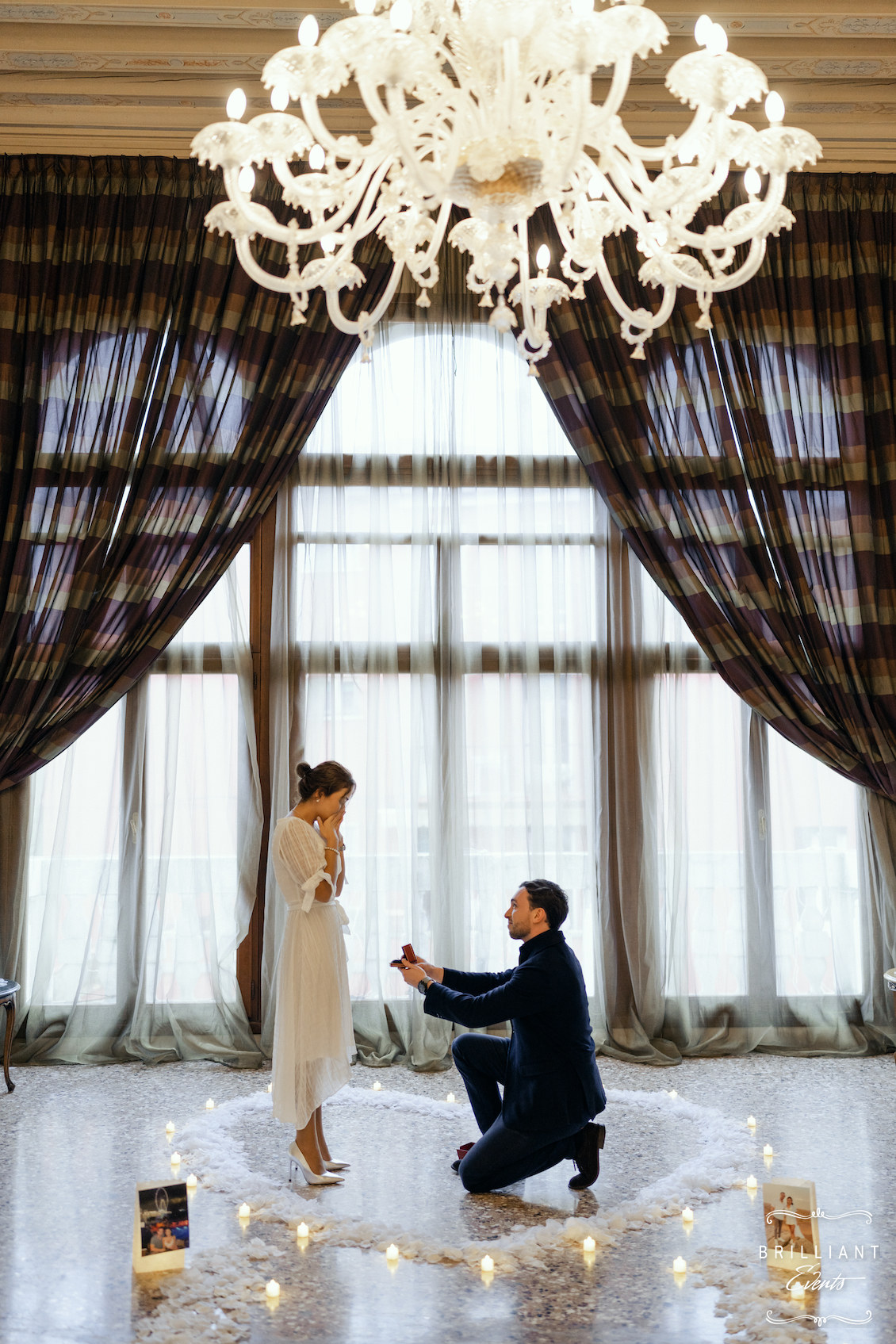 Romantica proposta di matrimonio in un palazzo a Venezia