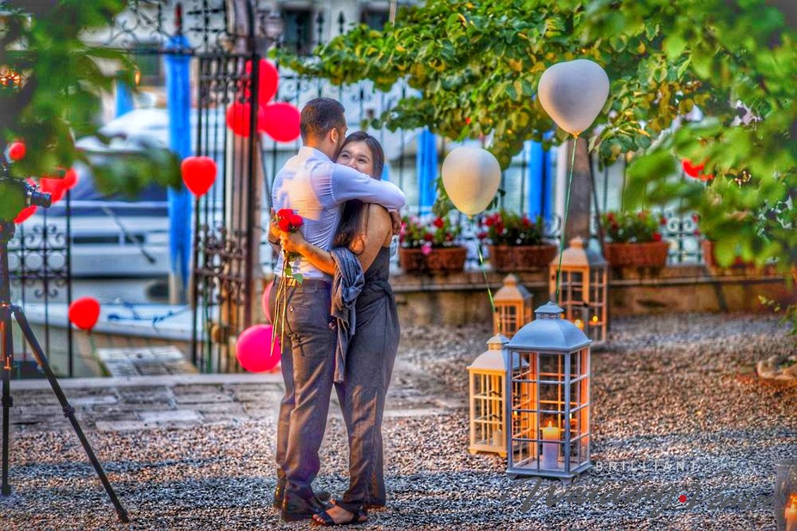 Proposta di matrimonio in un giardino segreto a Venezia