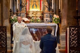 021-sposarsi-basilica-san-marco-altare-laterale-venezia